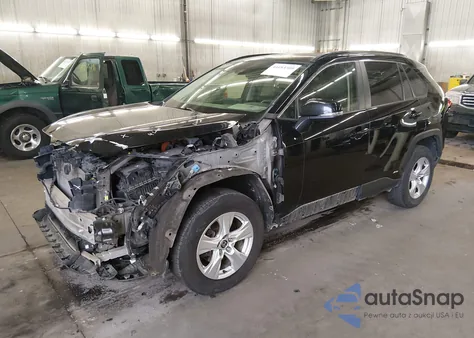 2021 Toyota Rav4 Hybrid Xle z USA, uszkodzony, nr VIN JTMRWRFV7MJ053582
